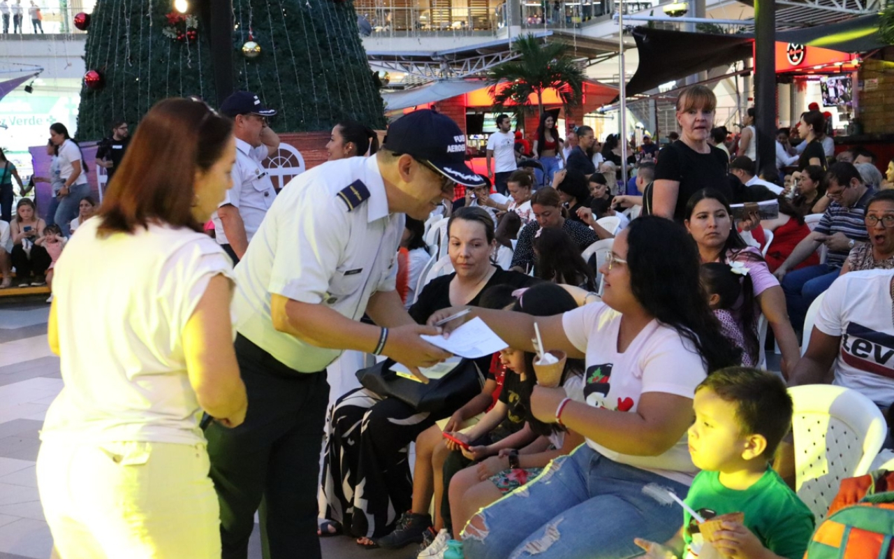 Inicia la campaña navideña “Operación Gratitud” en Cali Inicia la campaña navideña “Operación Gratitud” en Cali