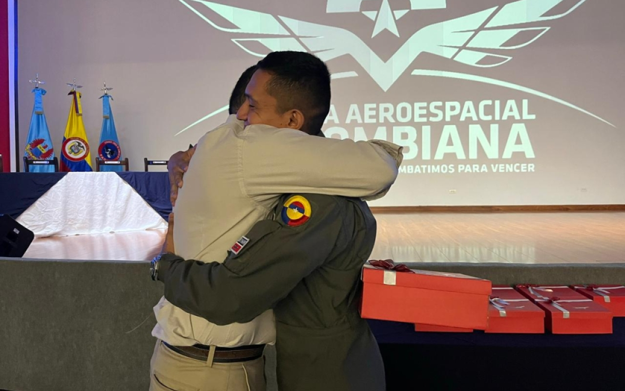 Cadetes terminan con éxito curso de vuelo primario en la aeronave CESSNA 172 Skyhawk