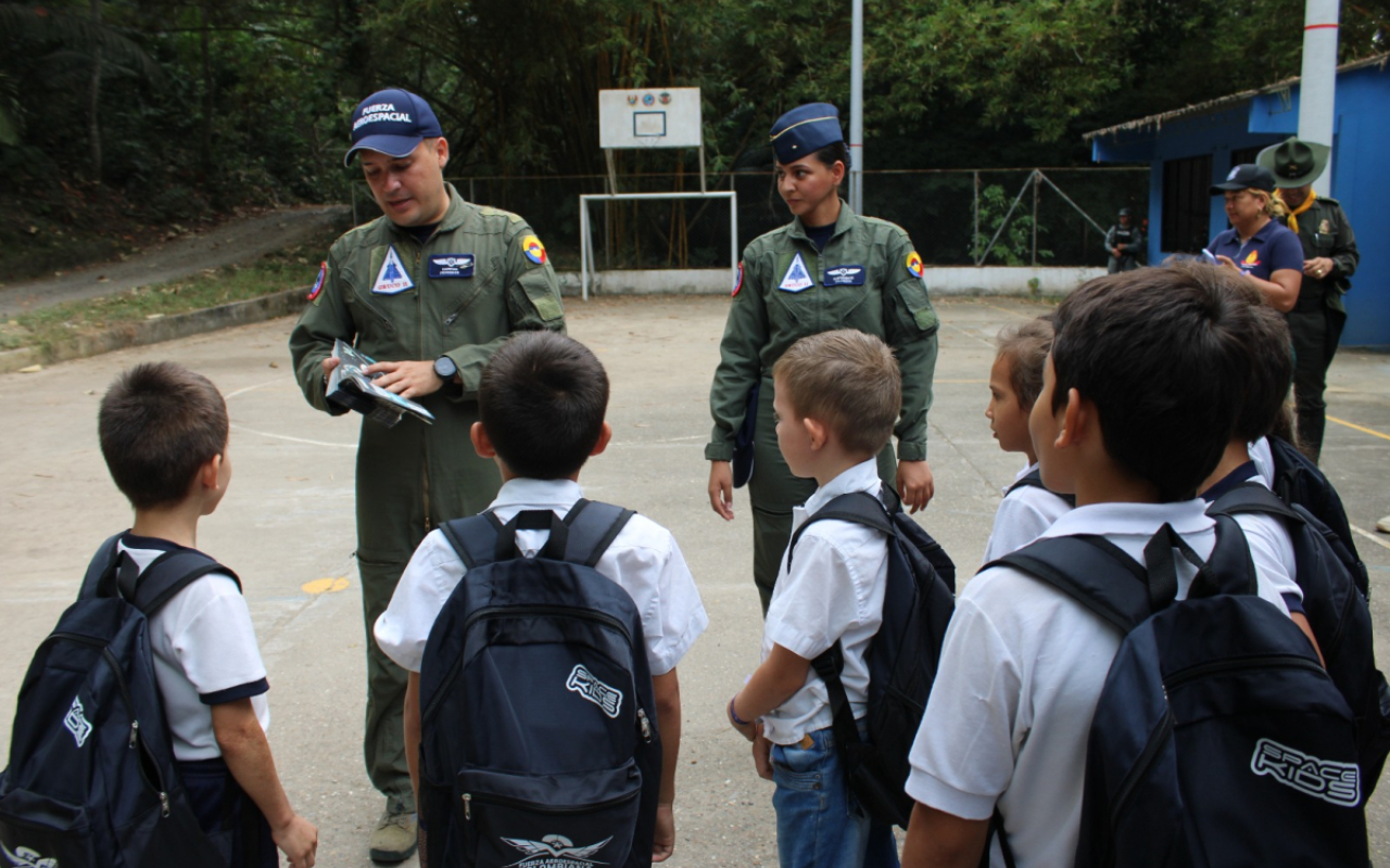 En el inicio de clases, kits escolares fueron entregados en tres veredas de Puerto Salgar, Cundinamarca