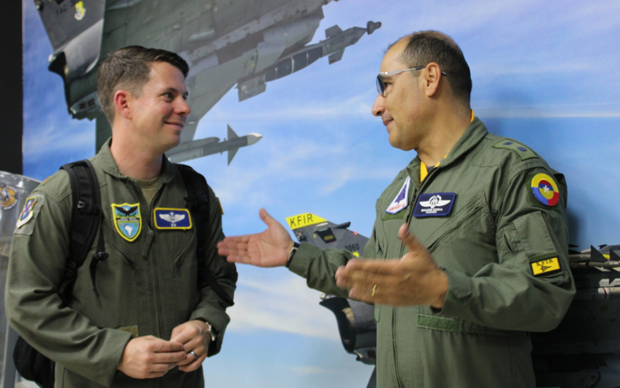 Reunión con la Fuerza Aérea de Estados Unidos para optimizar capacidades y avances en seguridad regional