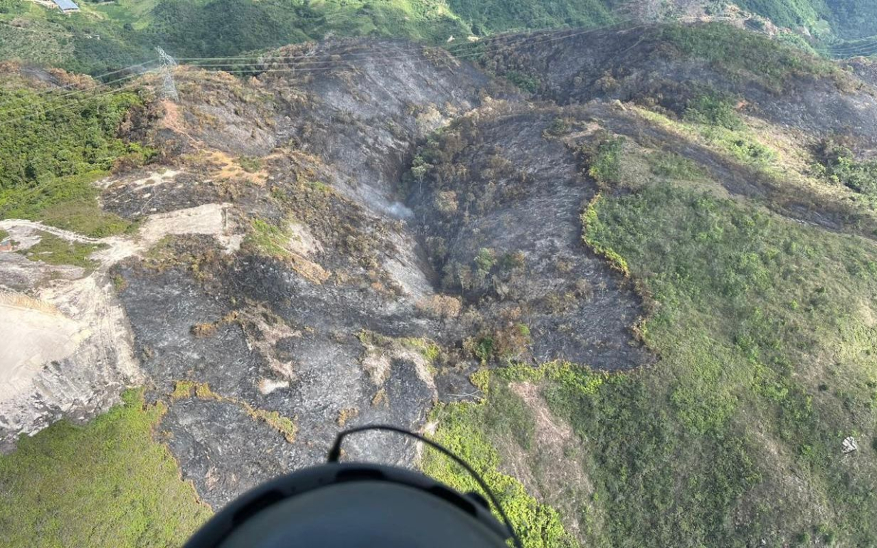 Continúan los esfuerzos para extinguir incendio forestal en Ocaña, Norte de Santander