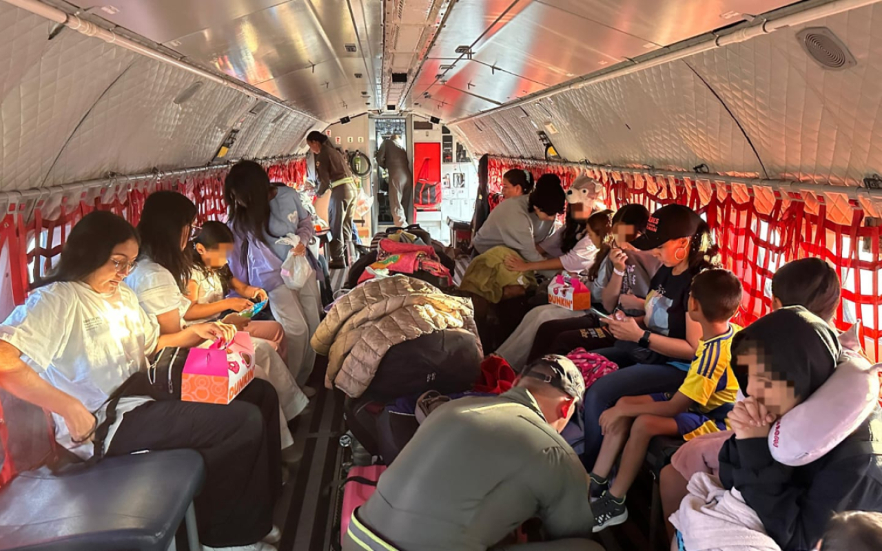 Operación humanitaria: Fuerza Aeroespacial Colombiana traslada a heridos por accidente en Medellín