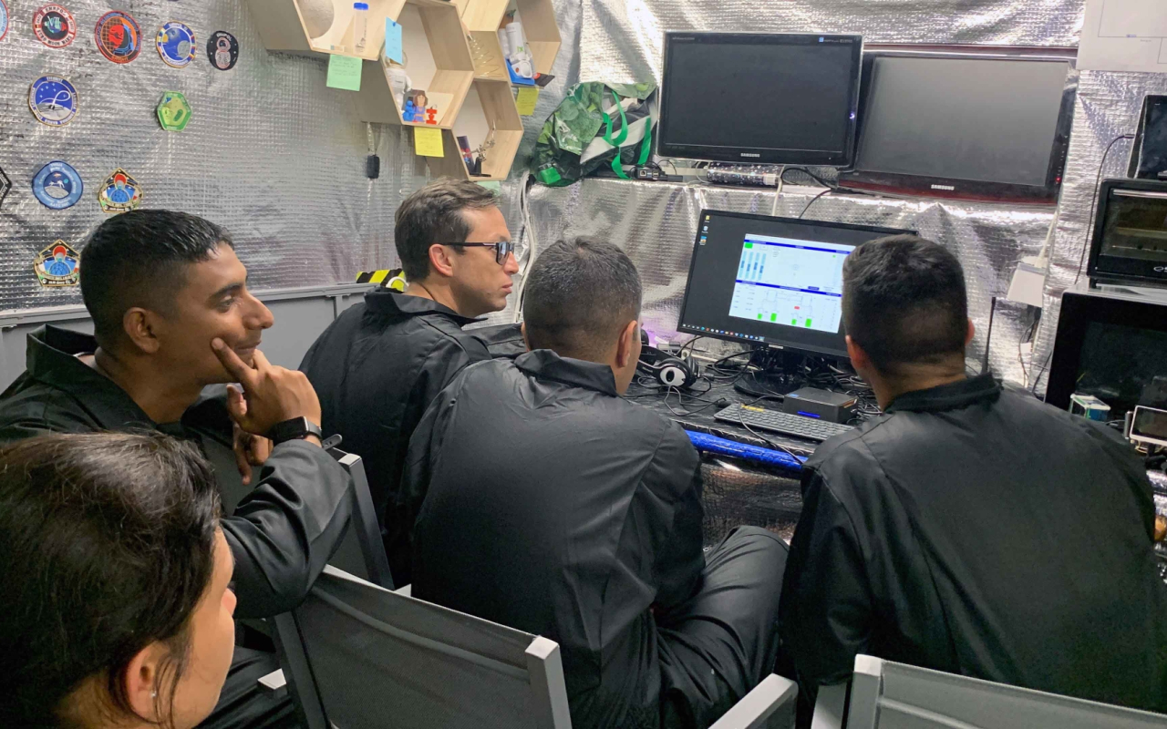 Primera tripulación de Astronautas análogos de la Fuerza Aérea Colombiana.
