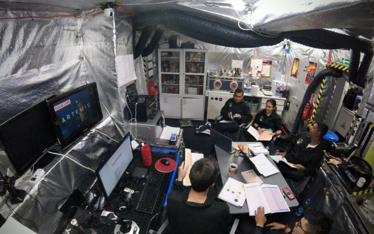 Primera tripulación de Astronautas análogos de la Fuerza Aérea Colombiana.