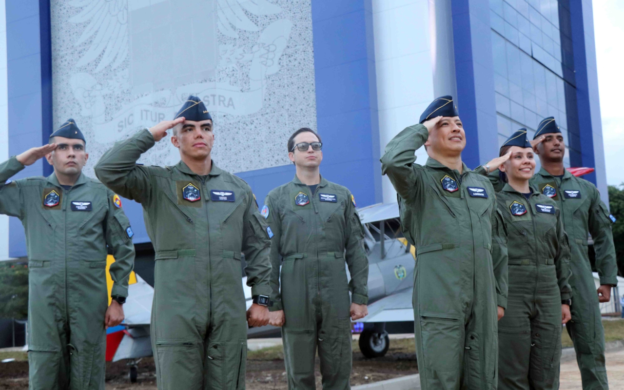 Primera tripulación de Astronautas análogos de la Fuerza Aérea Colombiana.