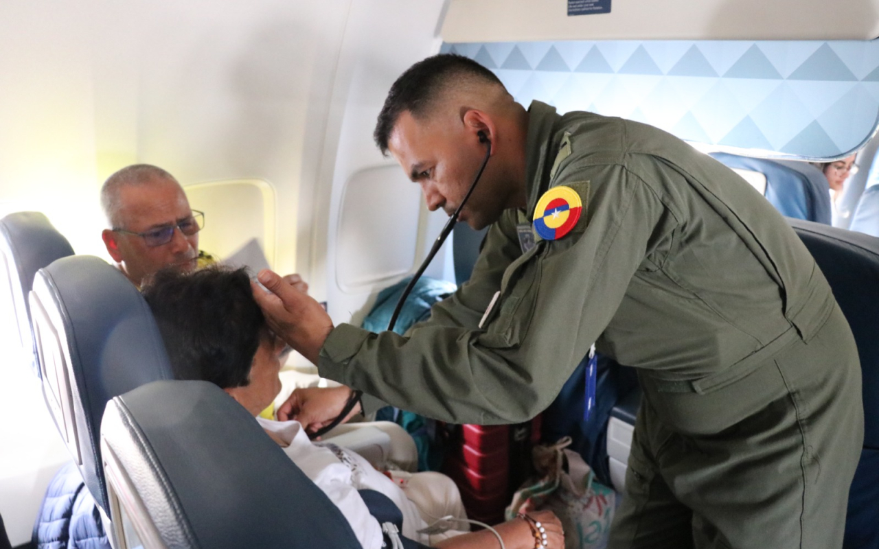La Fuerza Aeroespacial Colombiana en una misión humanitaria