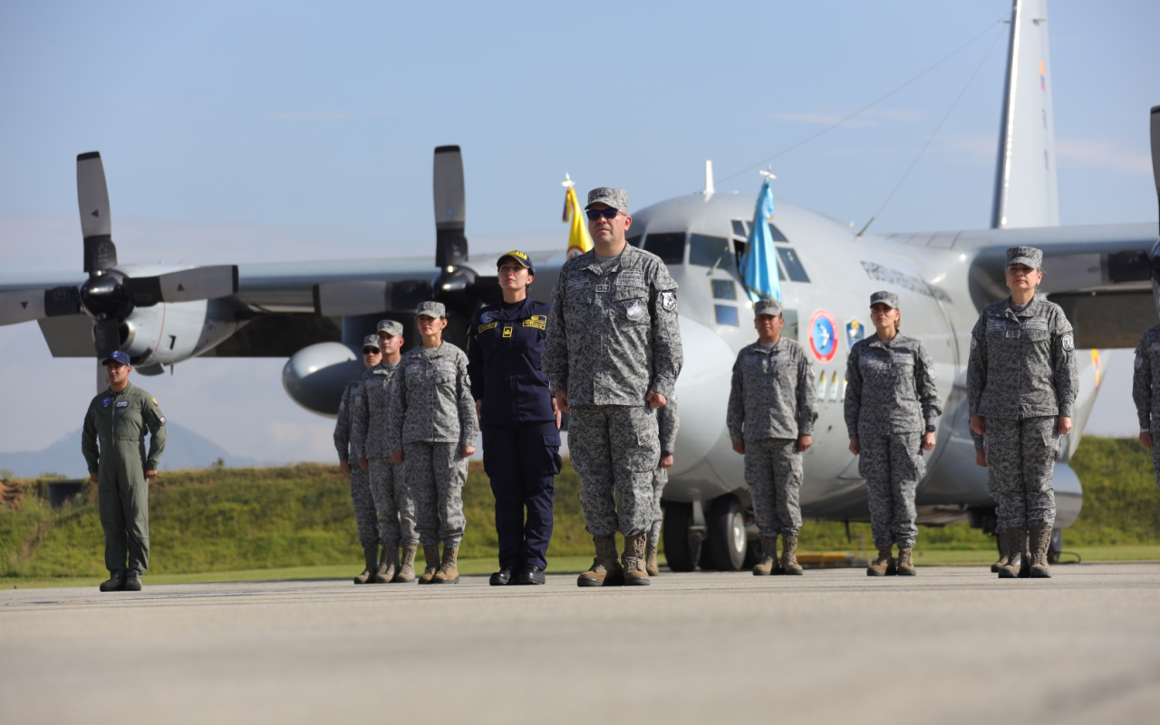 FUERZA AÉREA RUMBO LA ANTARTIDA 