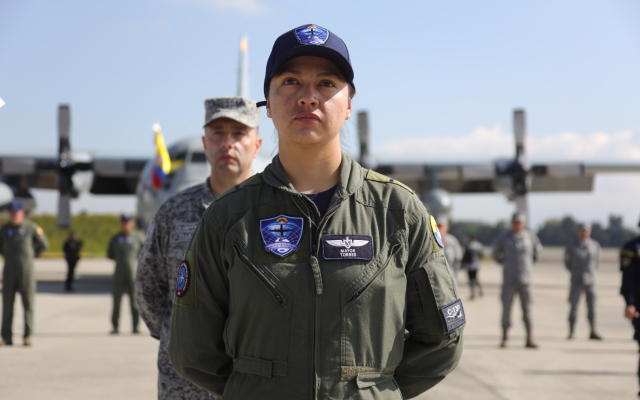 FUERZA AÉREA RUMBO LA ANTARTIDA 