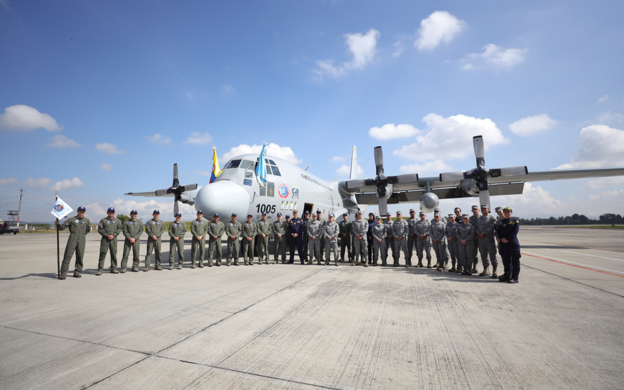 FUERZA AÉREA RUMBO LA ANTARTIDA 