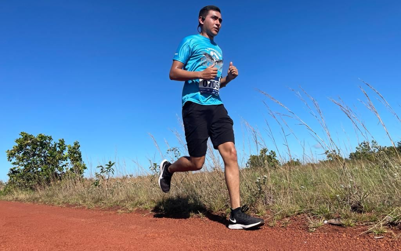 CORRE COMO EL VIENTO