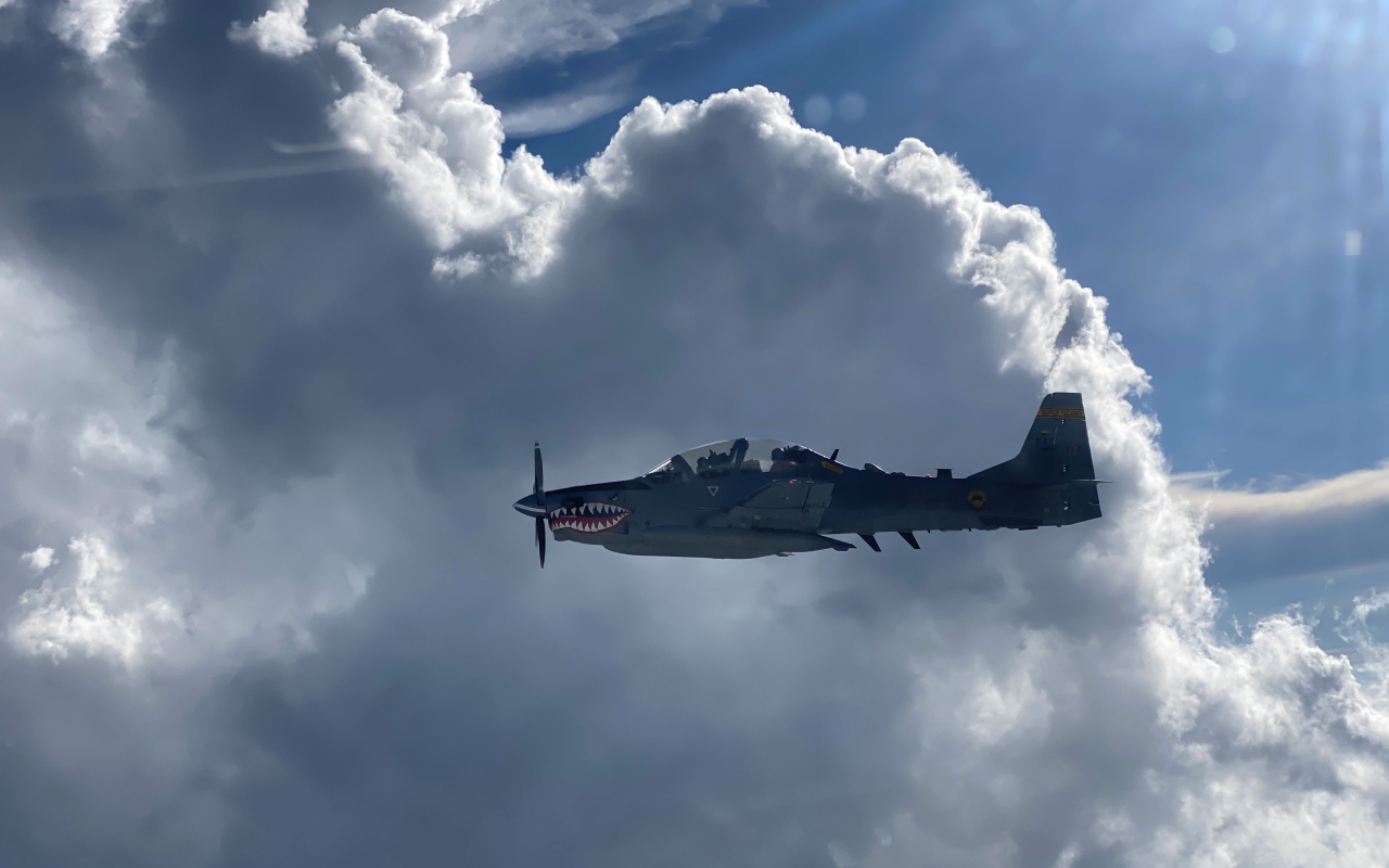 Revista aérea conmemoración 102 años FAC