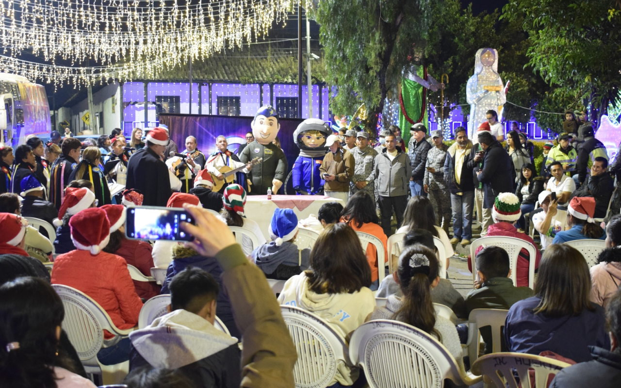 Entrega regalos Fuerza Aérea Colombiana en el territorio nacional. Operación Gratitud 2022