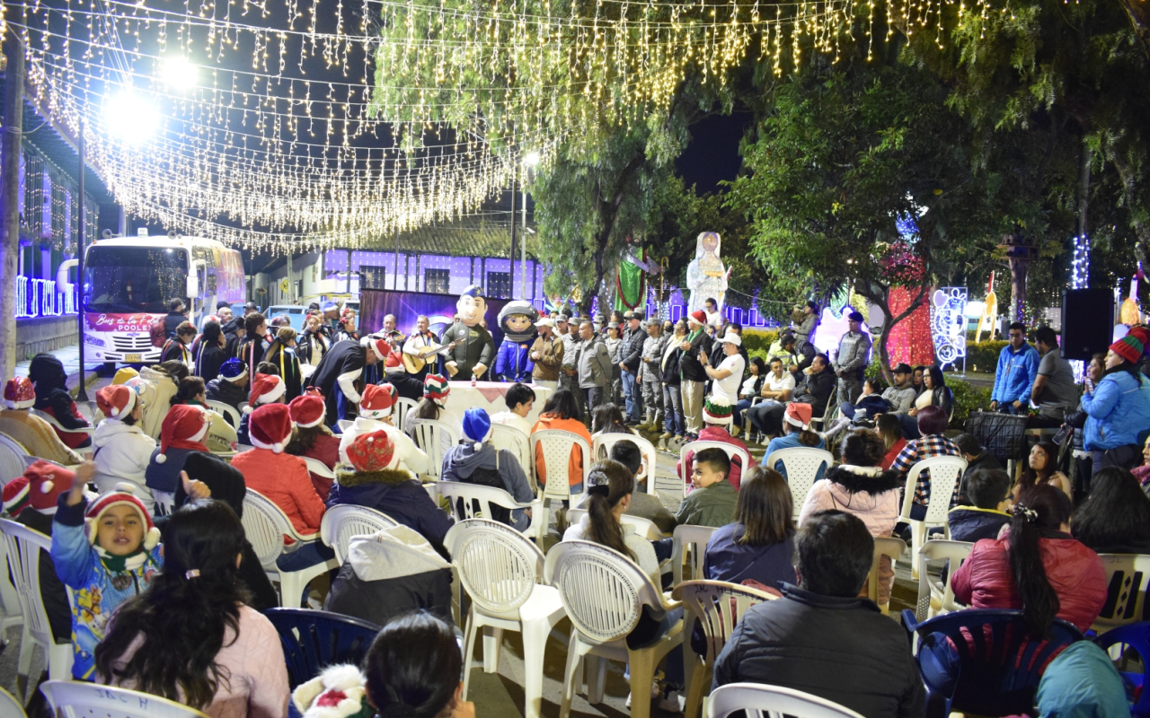 Entrega regalos Fuerza Aérea Colombiana en el territorio nacional. Operación Gratitud 2022