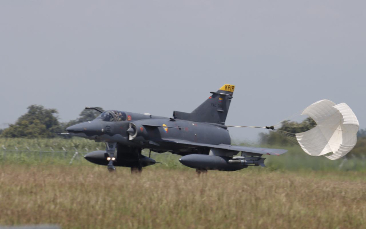 Relámpago IX-24
