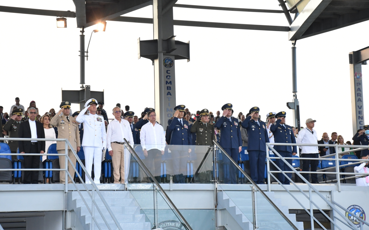Bienvenidos a su Fuerza Aérea Colombiana