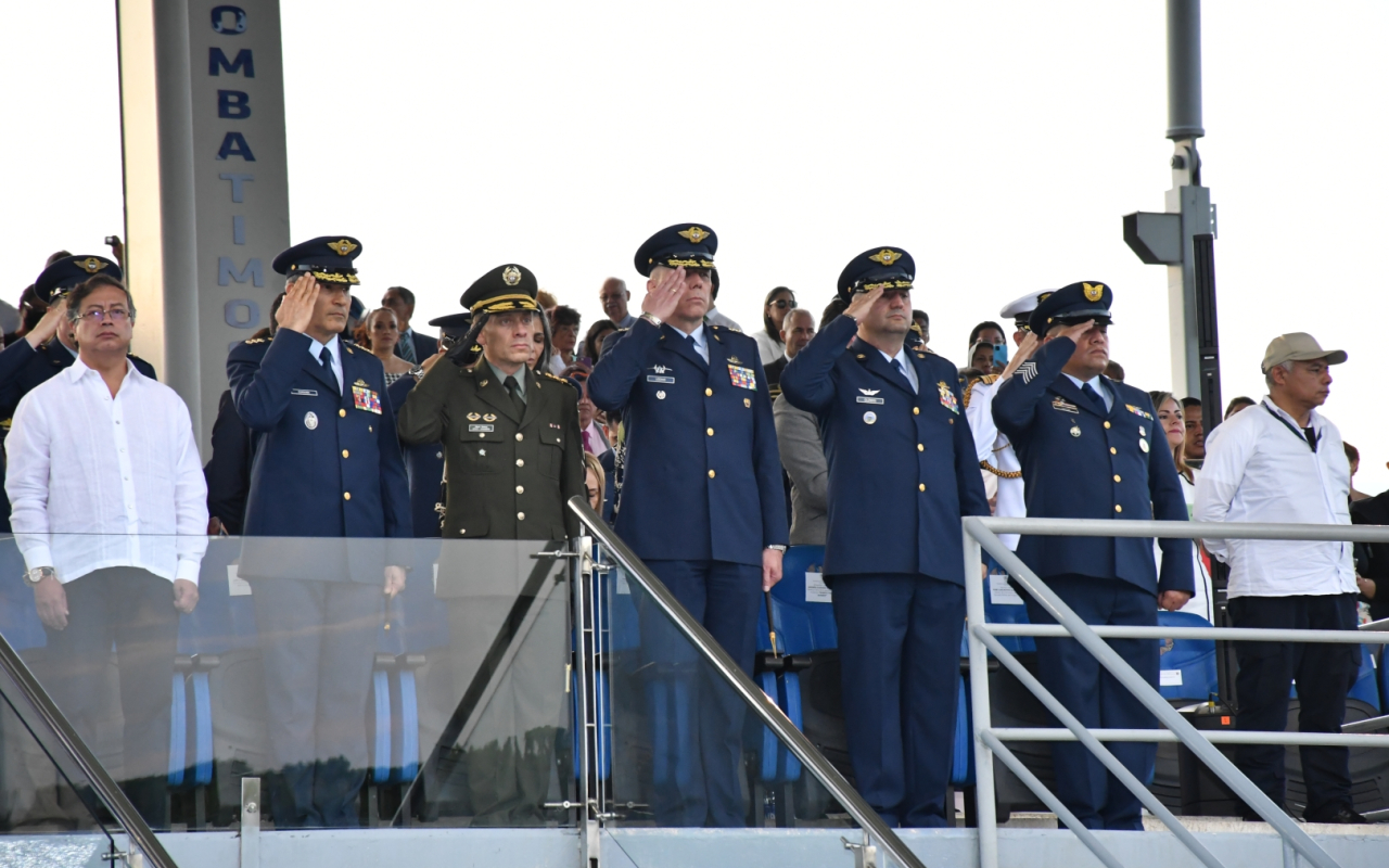 Bienvenidos a su Fuerza Aérea Colombiana