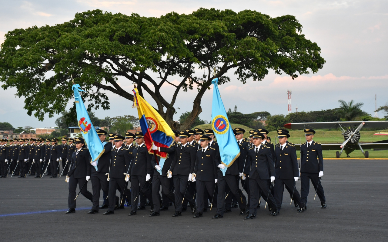 Bienvenidos a su Fuerza Aérea Colombiana
