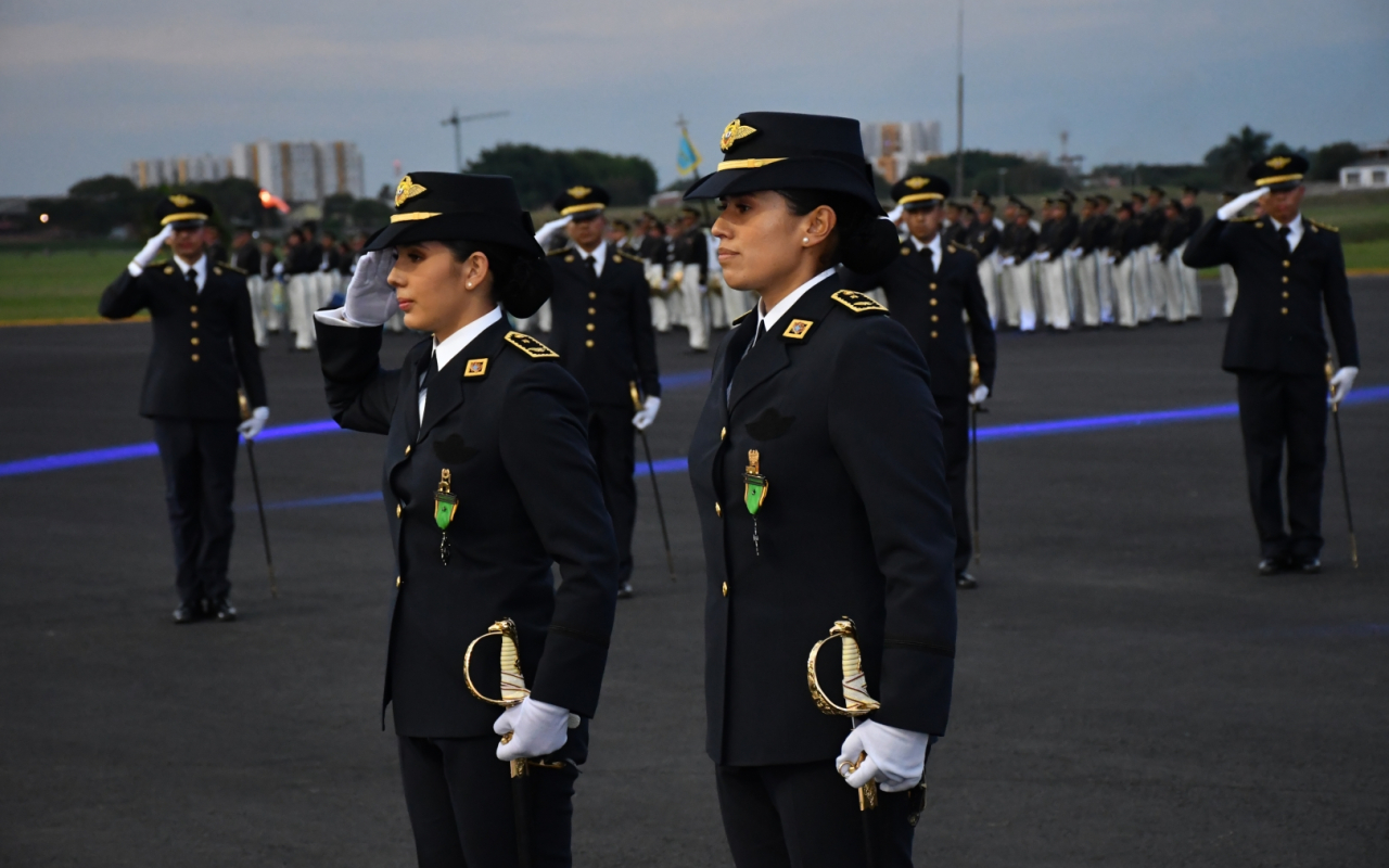 Bienvenidos a su Fuerza Aérea Colombiana
