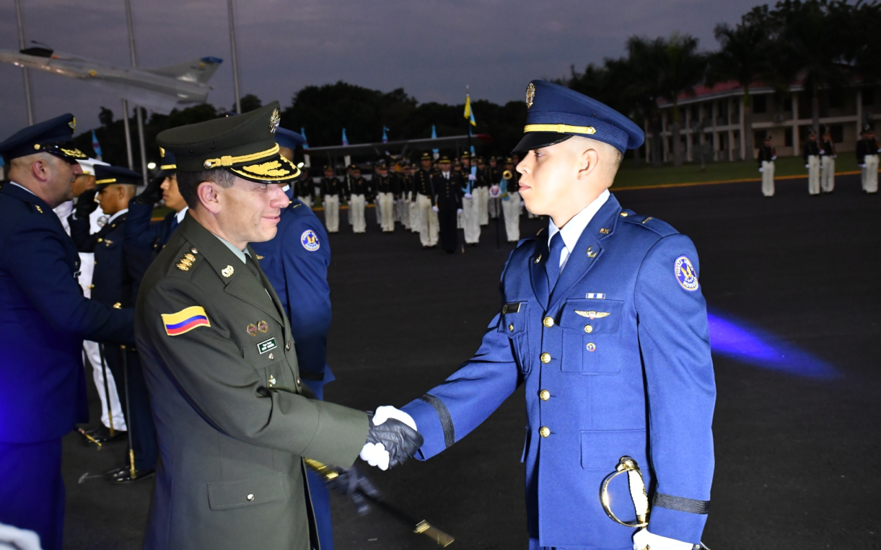 Bienvenidos a su Fuerza Aérea Colombiana