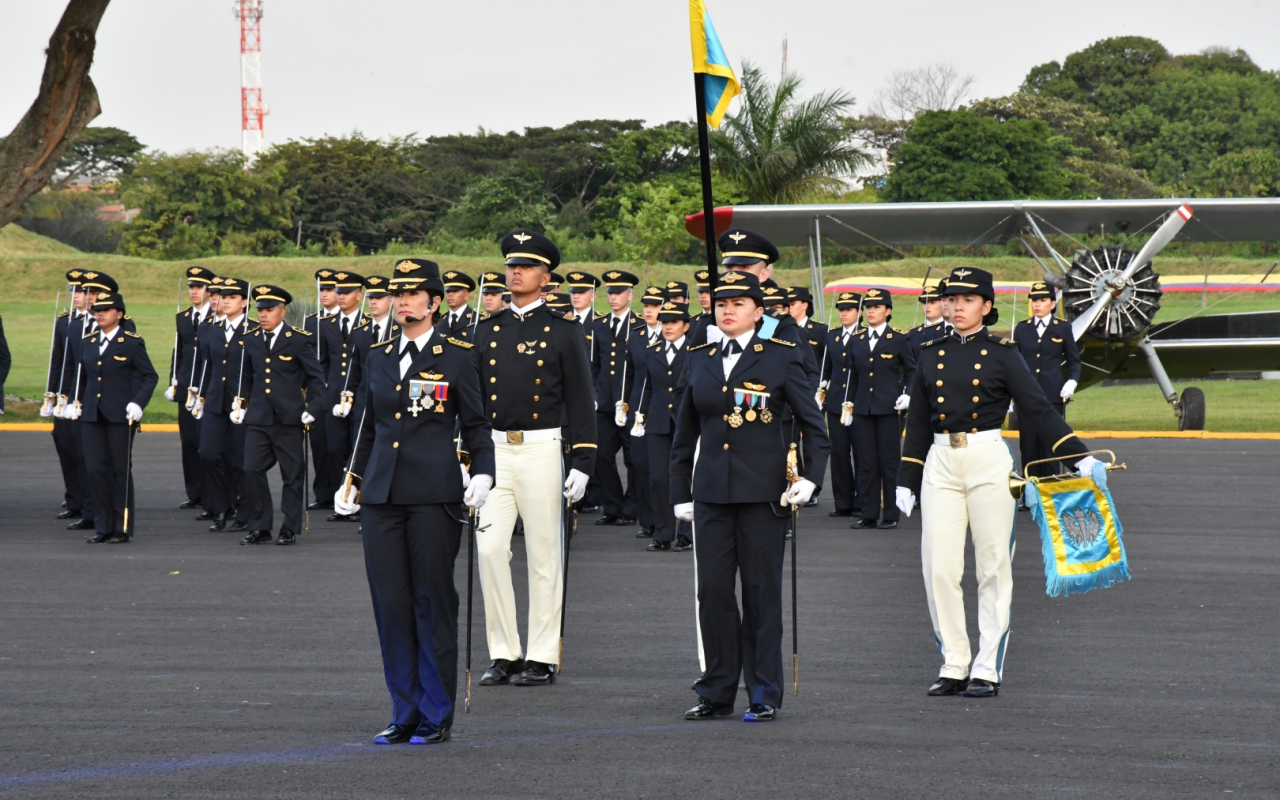 Bienvenidos a su Fuerza Aérea Colombiana