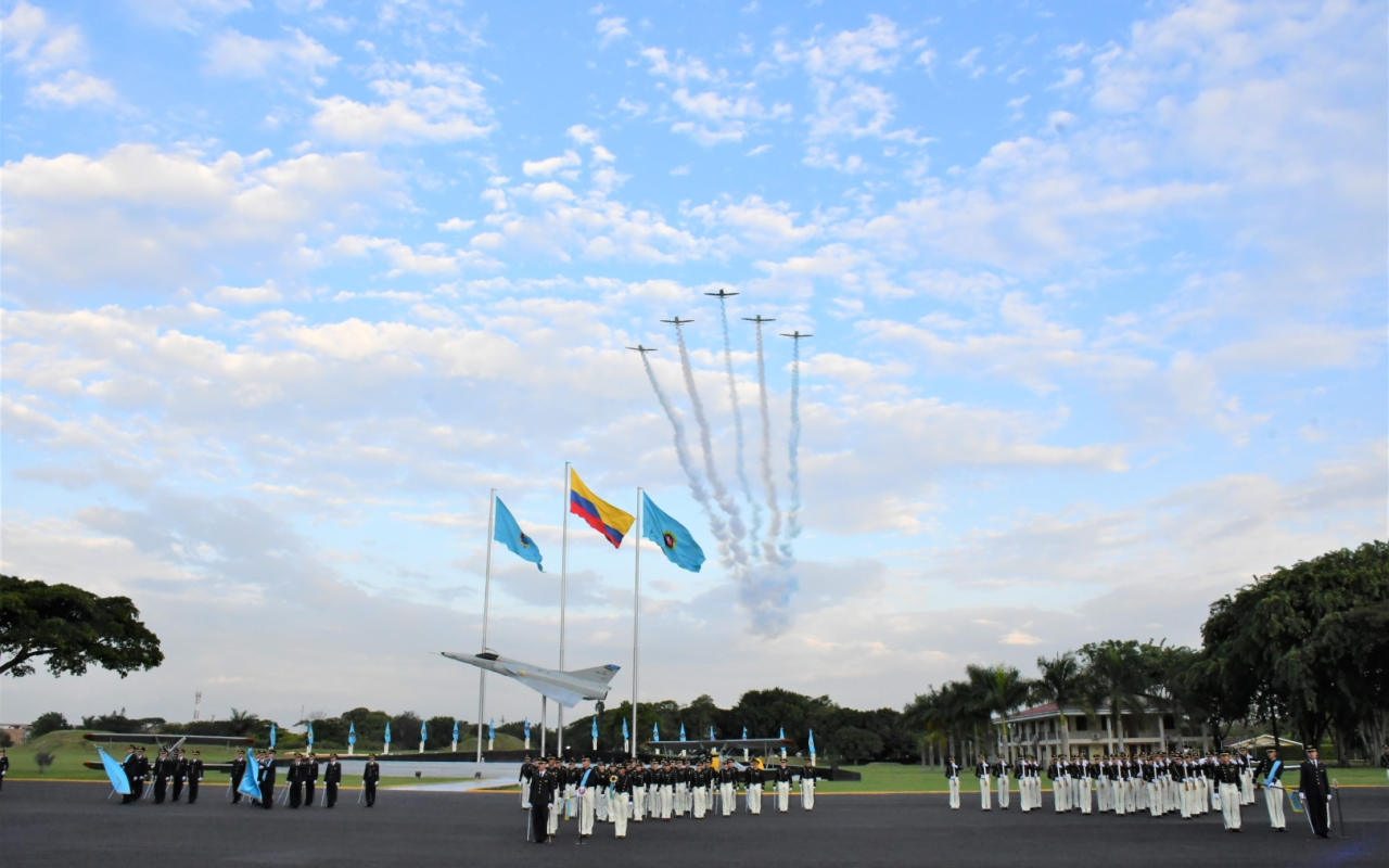 Bienvenidos a su Fuerza Aérea Colombiana