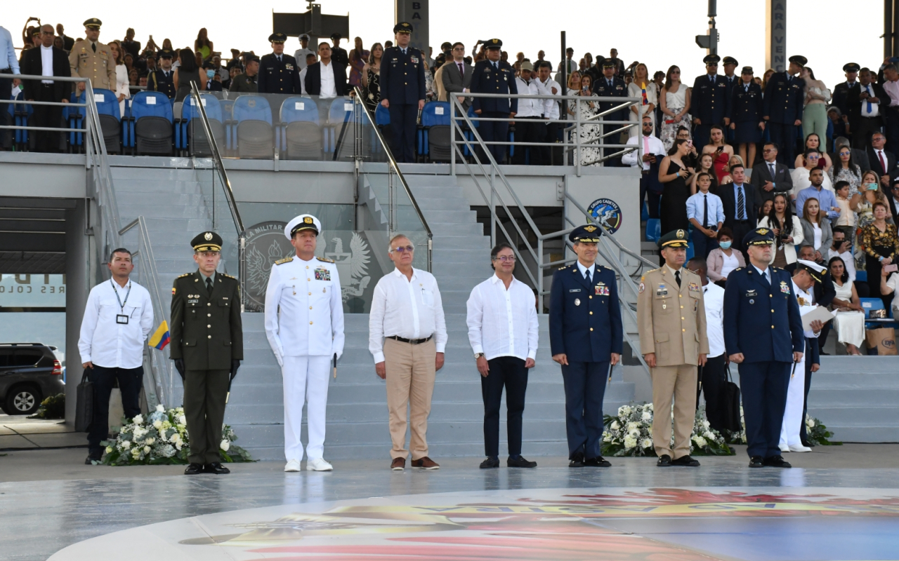 Bienvenidos a su Fuerza Aérea Colombiana