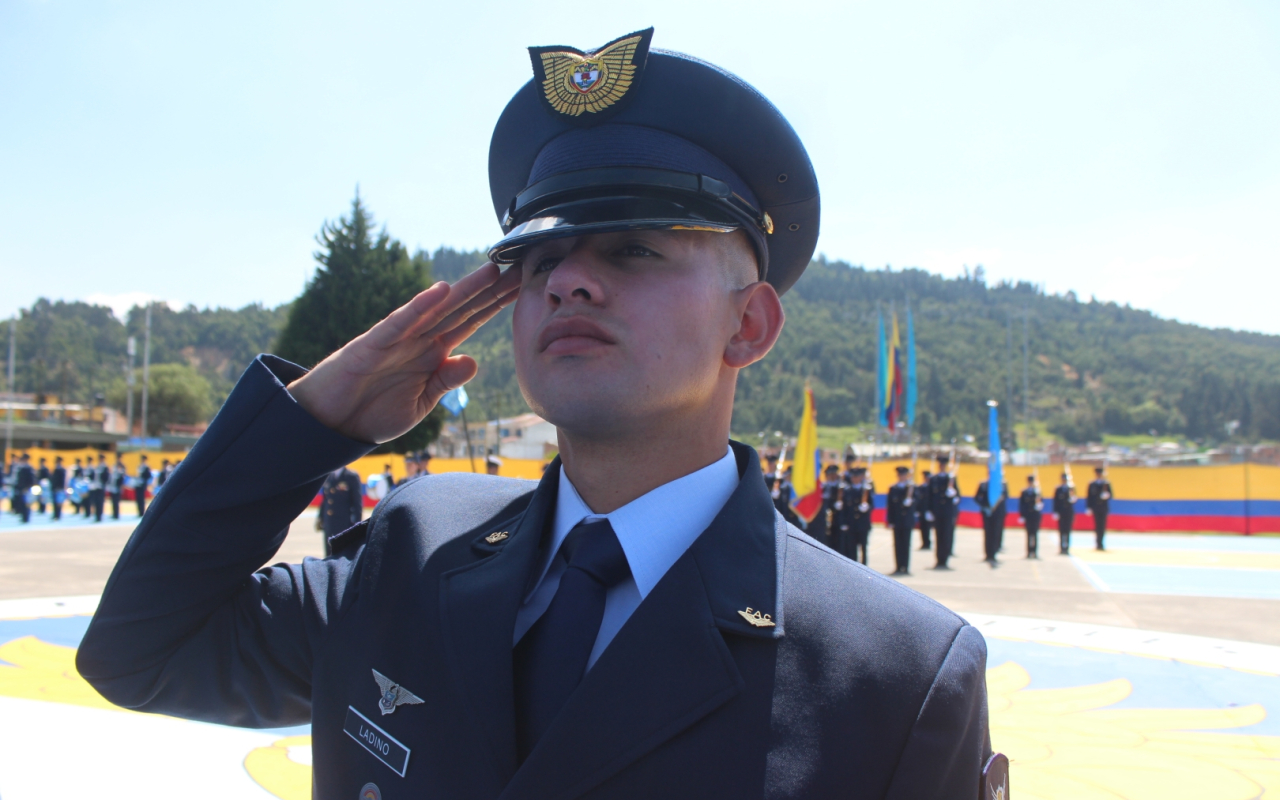Ascenso de Aerotécnicos Bienvenidos a su Fuerza Aérea Colombiana