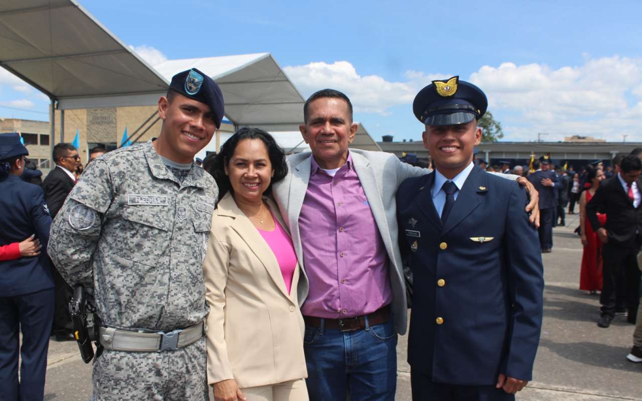 Ascenso de Aerotécnicos Bienvenidos a su Fuerza Aérea Colombiana