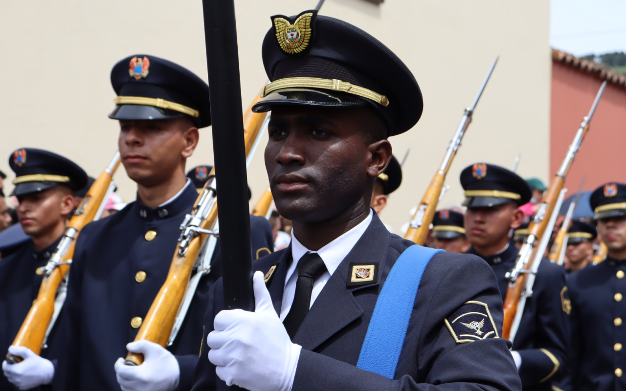 celebramos los 104 años 