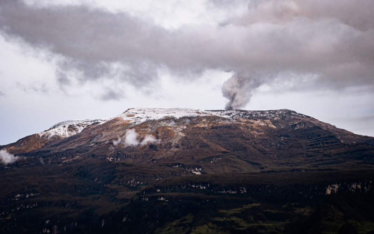 VIGILANCIA AL VOLCÁN NEVADO DEL RUIZ, DURANTE LA EMERGENCIA 