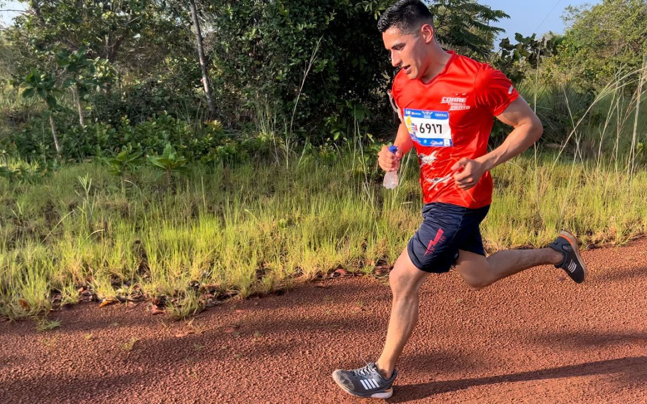 ASÍ VIVIÓ LA CARRERA CORRE COMO EL VIENTO SU FUERZA AEROESPACIAL