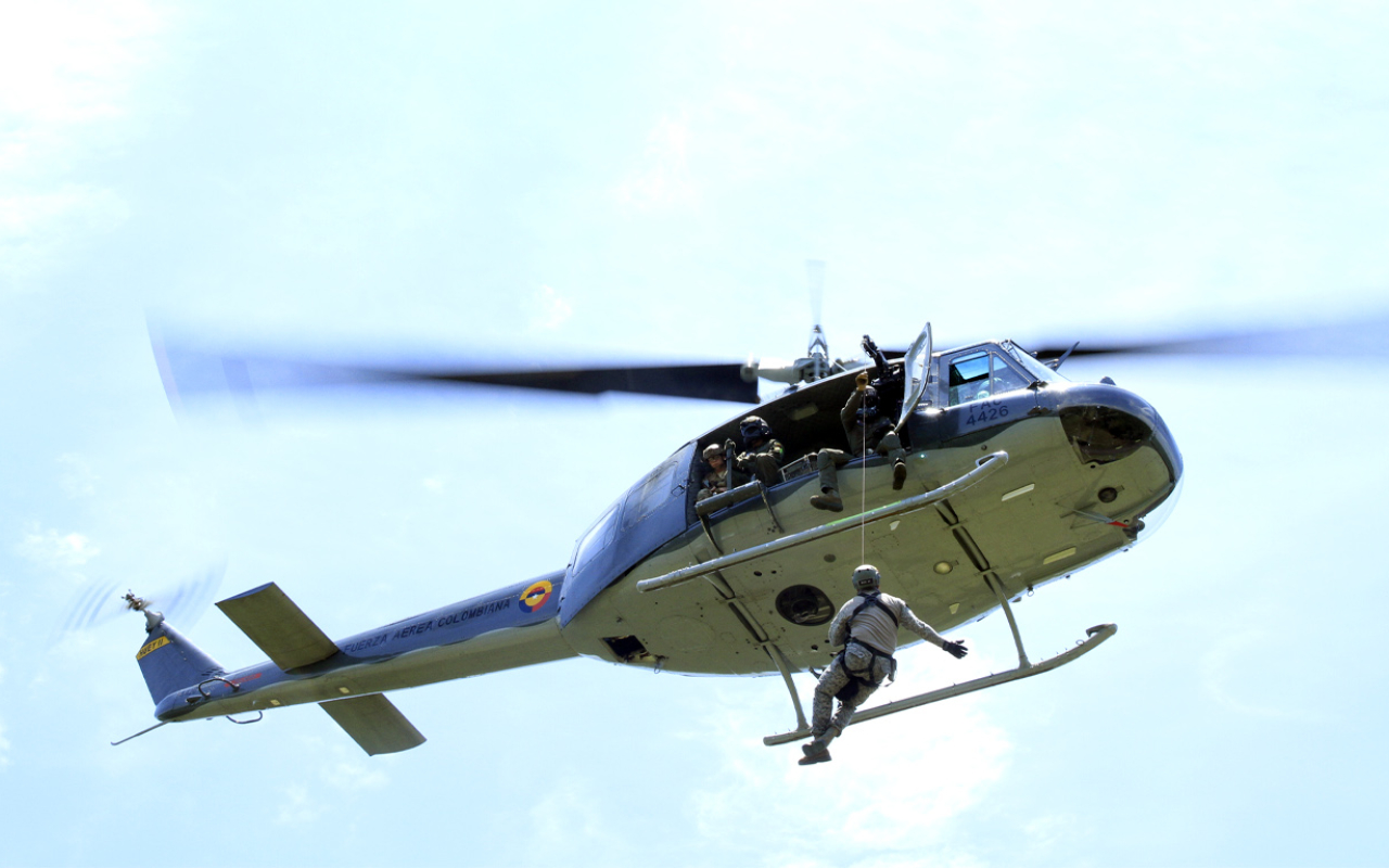 Bell UH-1H Huey II en extracción de Comando Especial Aéreo