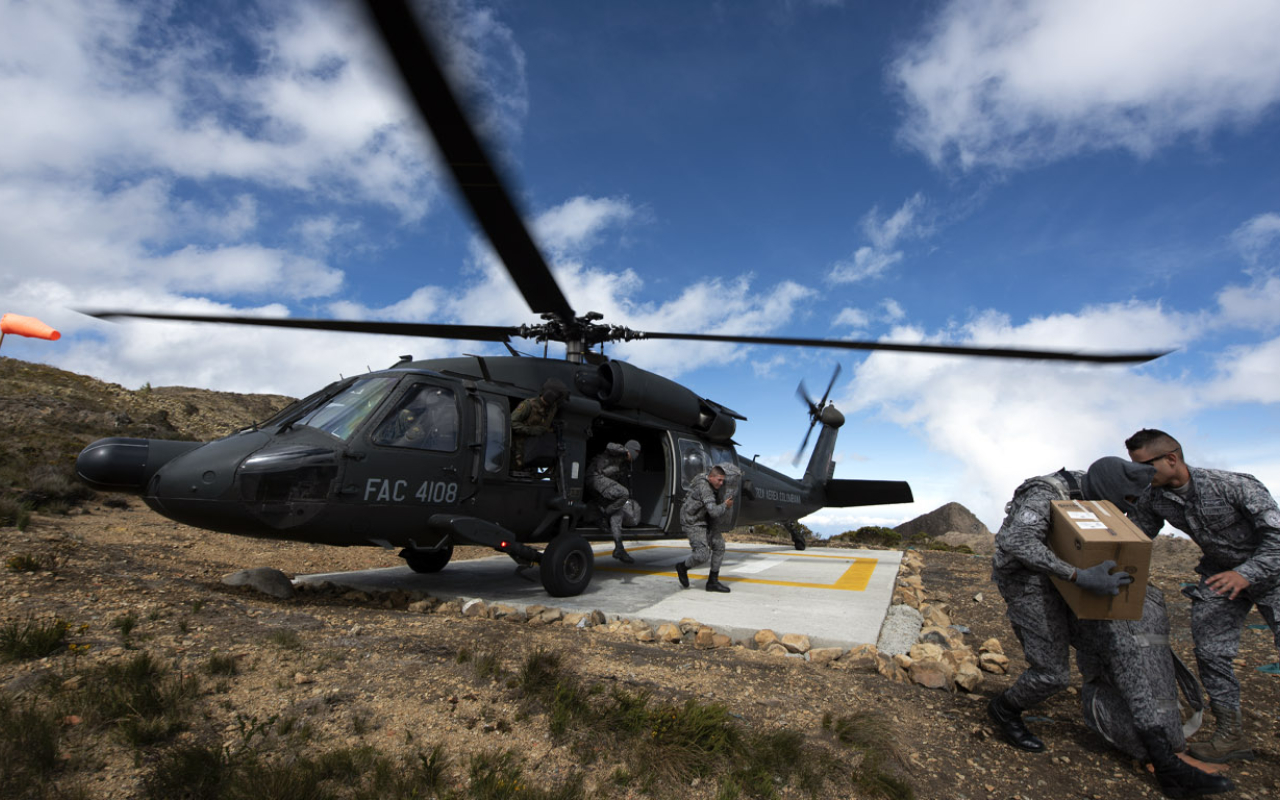 Transporte de soldados al Cerro Militar La María, en el departamento del Tolima
