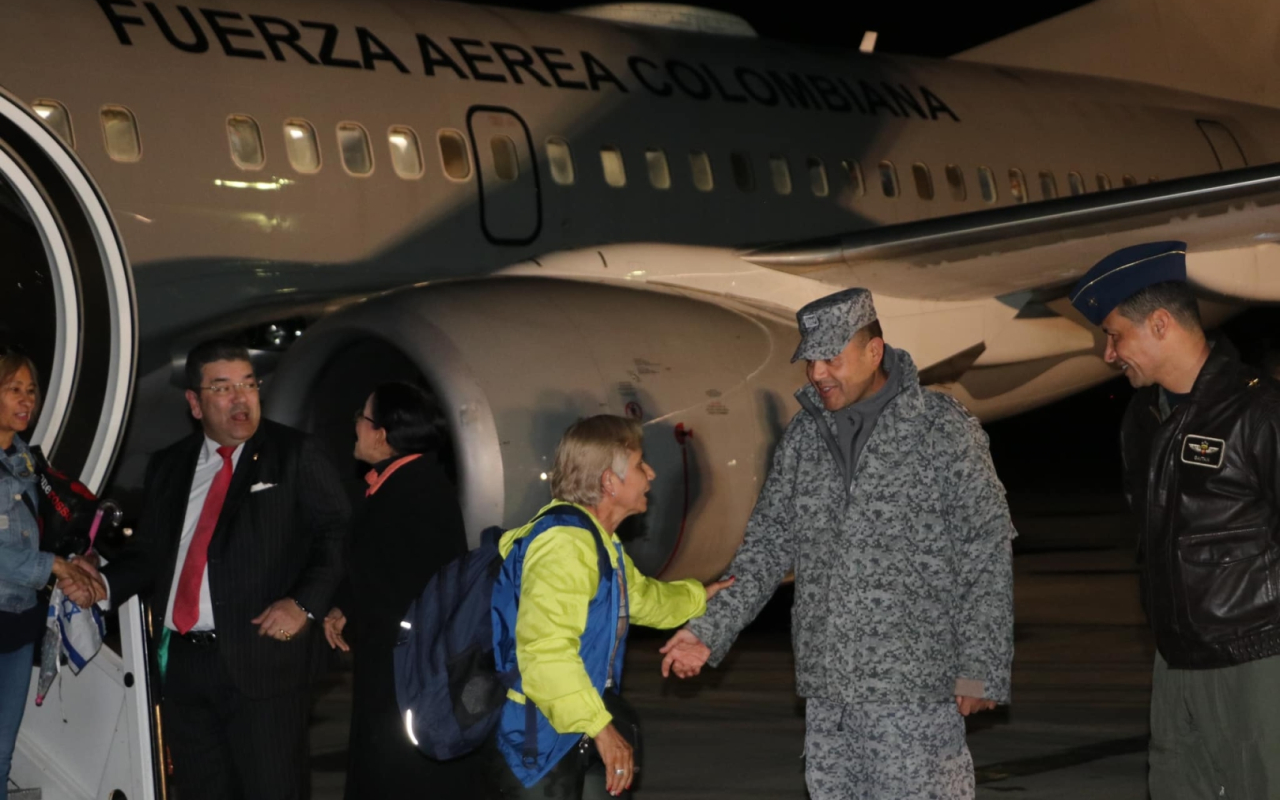 La Fuerza Aeroespacial Colombiana en una misión humanitaria