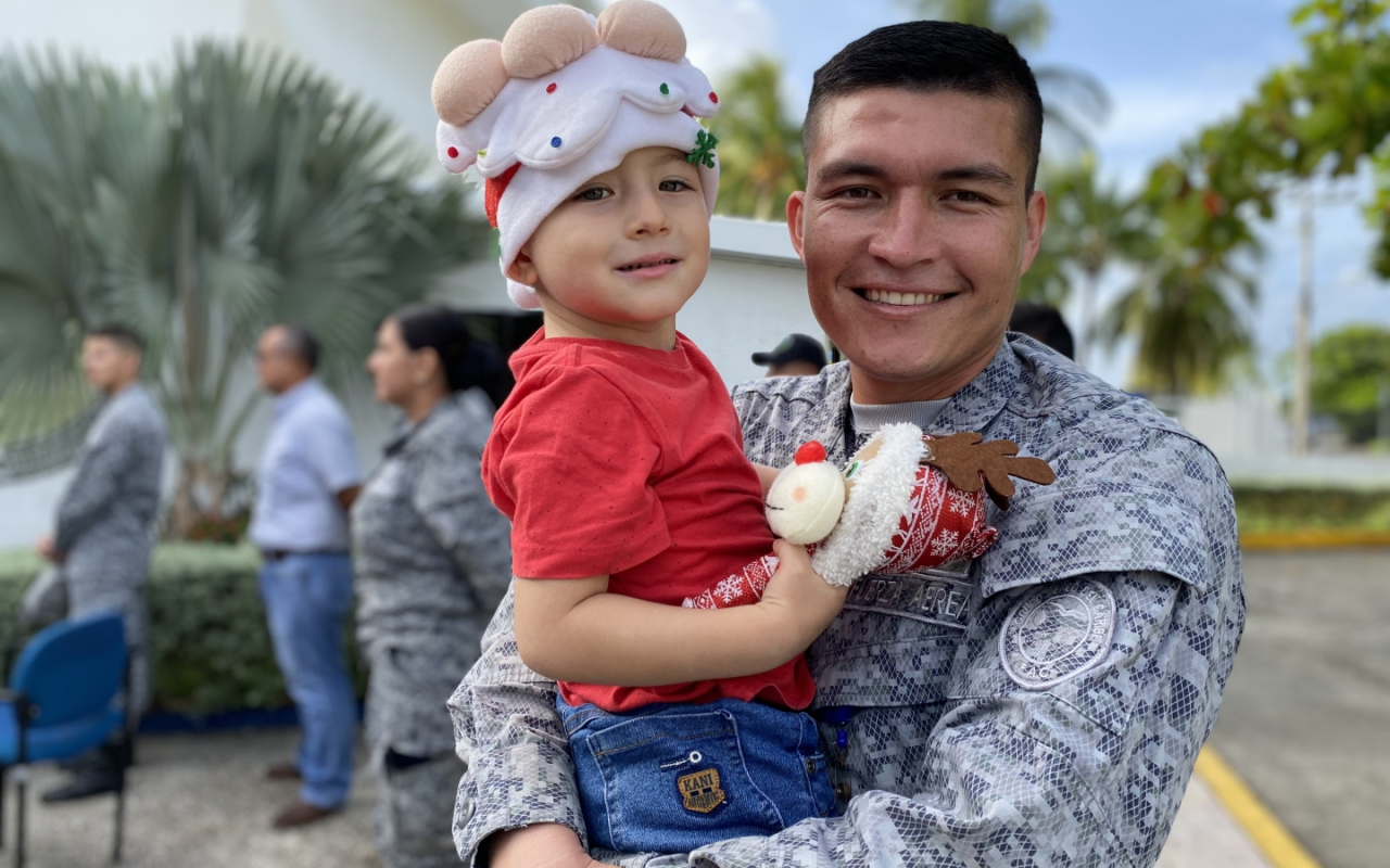 Entrega regalos Fuerza Aérea Colombiana en el territorio nacional. Operación Gratitud 2022