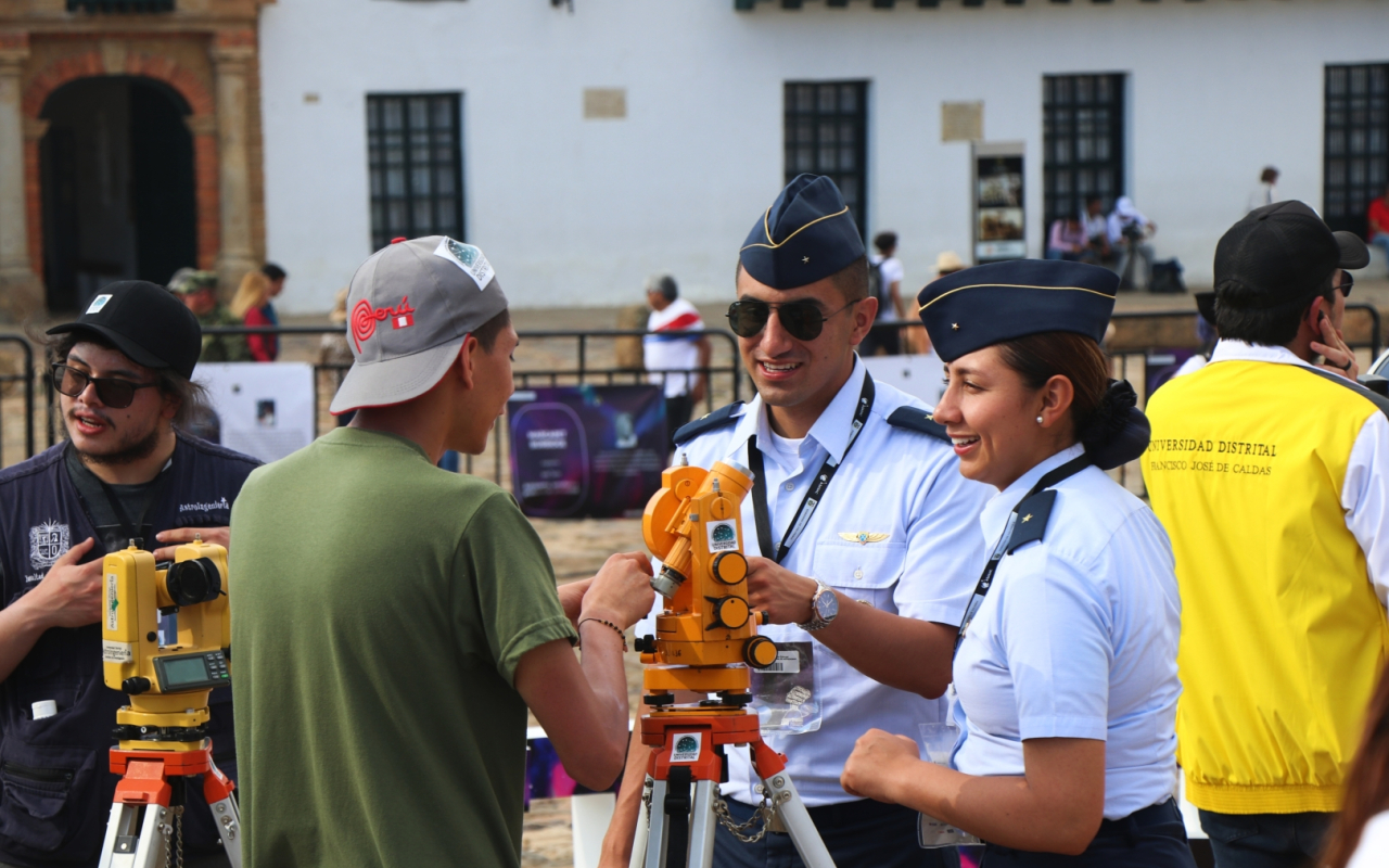 La Fuerza Aérea Colombiana en el XXVI Festival de Astronomía de Villa de Leyva