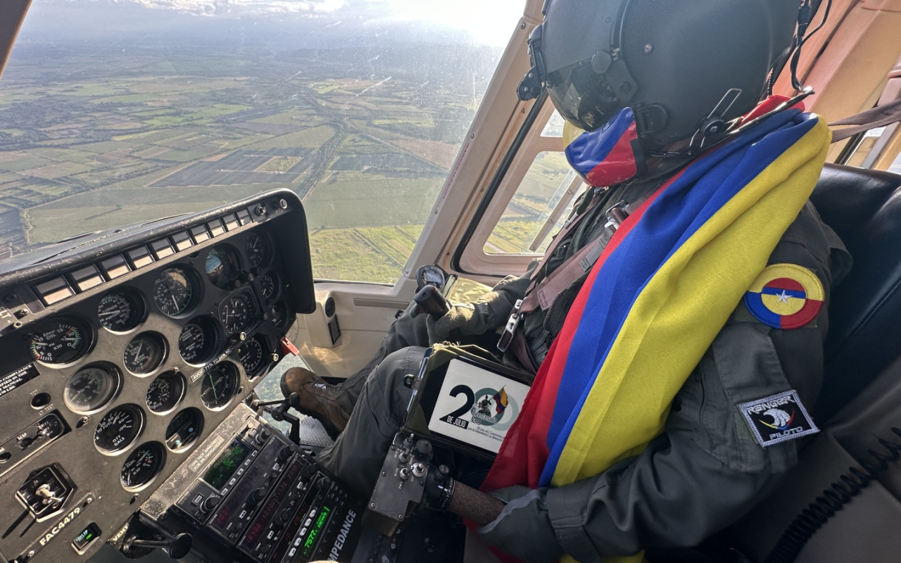 VIBRAMOS CON EL TRICOLOR COLOMBIANO