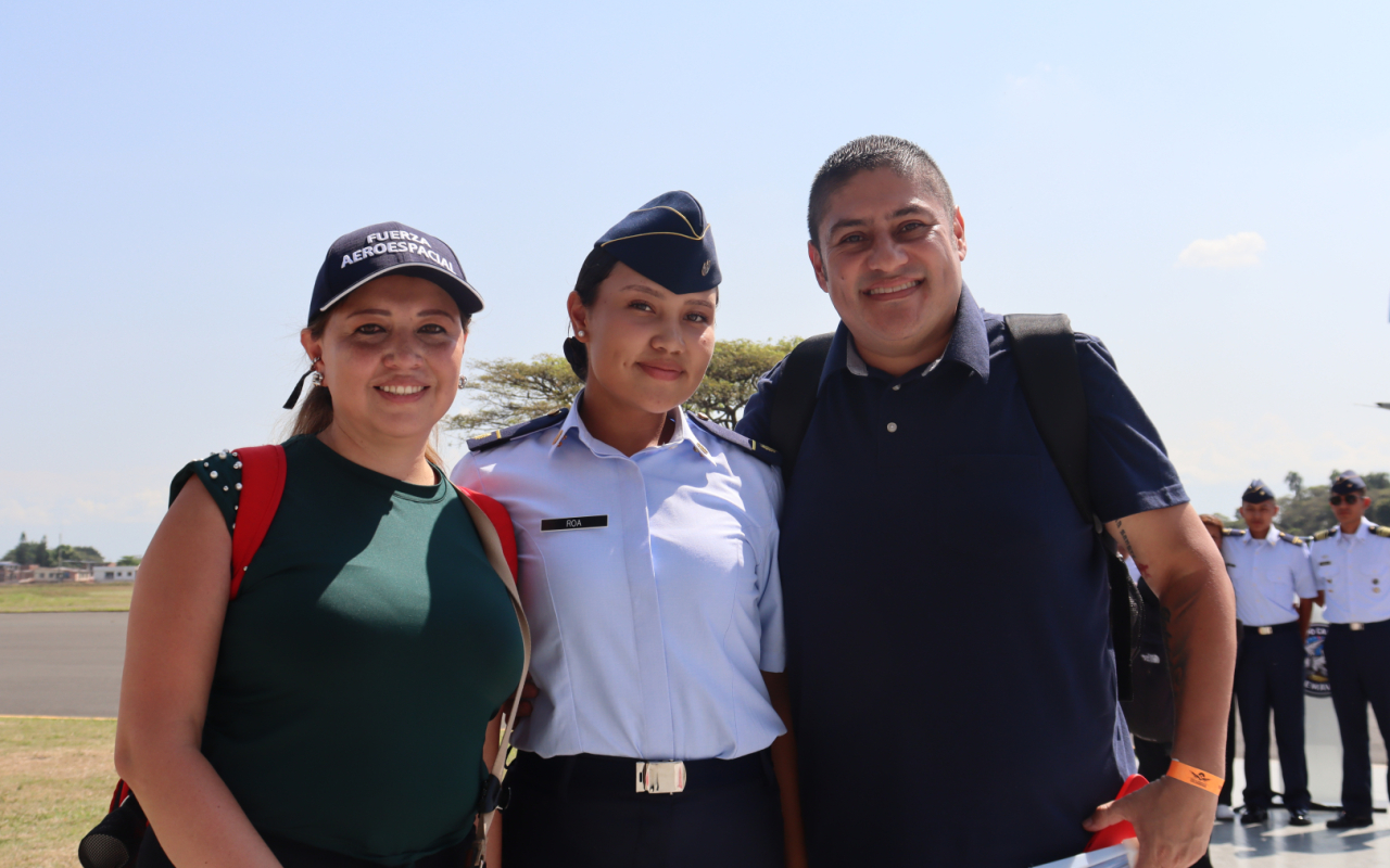 CURSO NO. 100 AVANZA EN SU PROCESO PARA SER OFICIALES