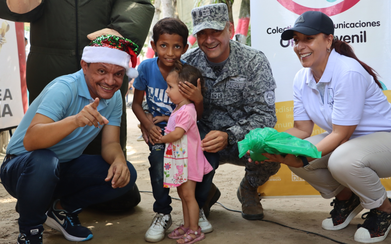 Entrega regalos Fuerza Aérea Colombiana en el territorio nacional. Operación Gratitud 2022