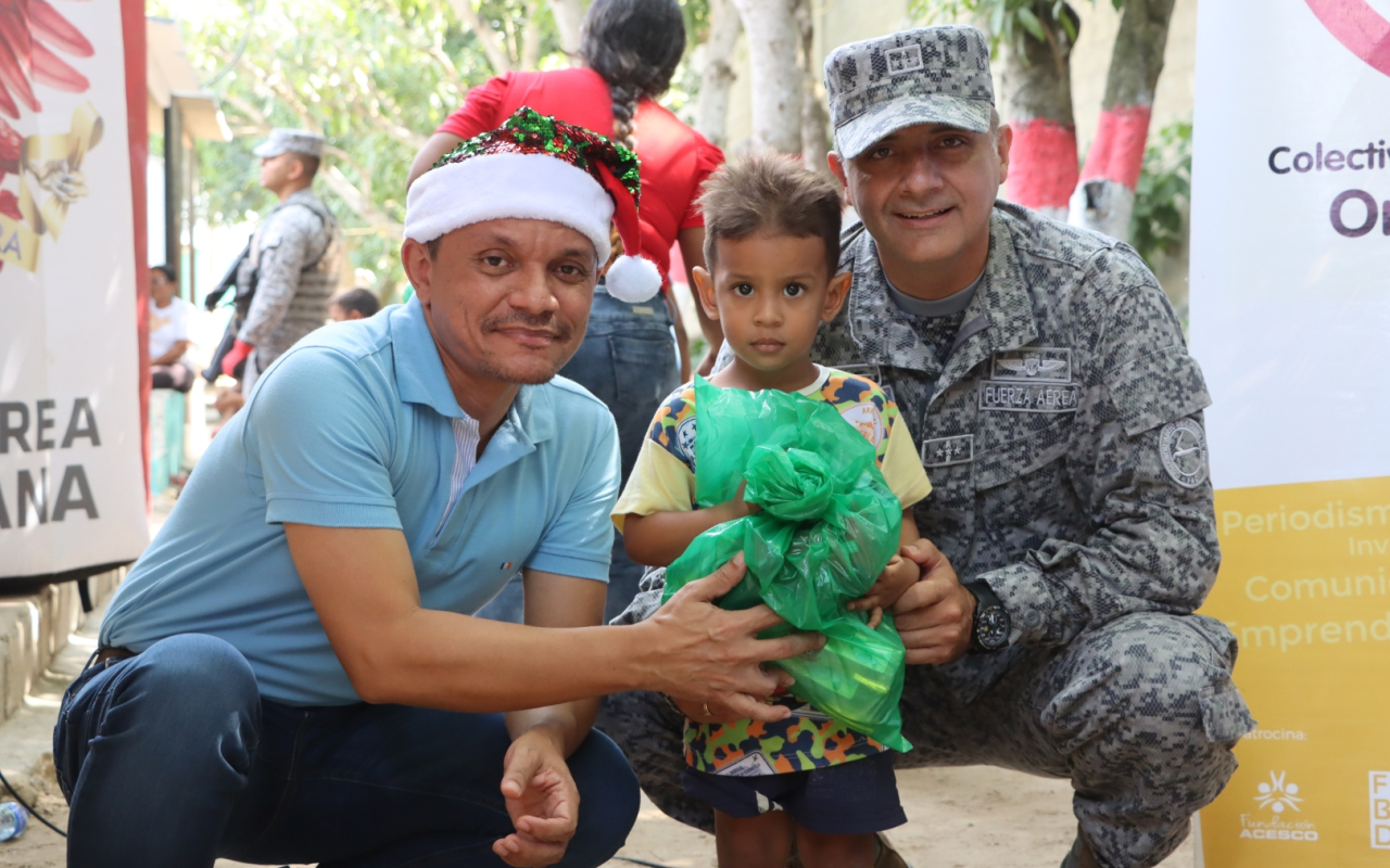 Entrega regalos Fuerza Aérea Colombiana en el territorio nacional. Operación Gratitud 2022