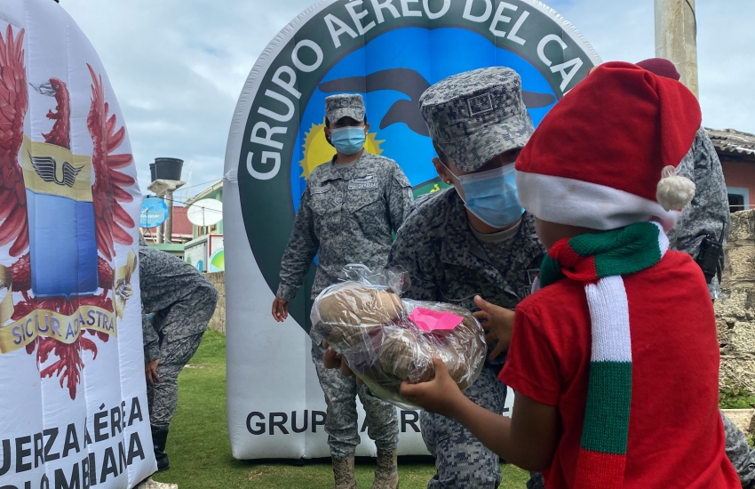 La magia de la navidad llegó a San Andrés con su Fuerza Aérea Colombiana