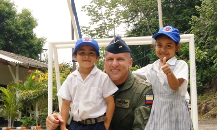 Fuerza Aérea Colombiana beneficia 350 niños con el Plan Corazón Amigo 
