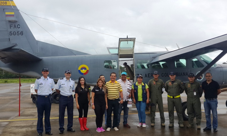 Fuerza Aérea Colombiana apoya presencia de la Gobernación en el Amazonas