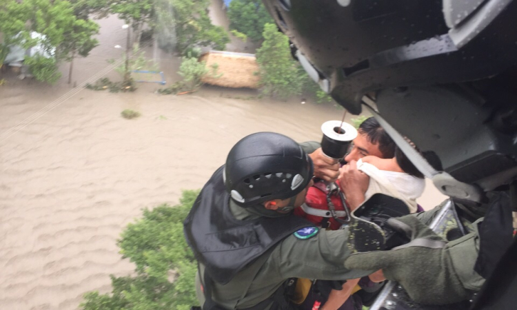 Cerca de 100 personas ha rescatado de las inundaciones la Fuera Aérea Colombiana en Casanare
