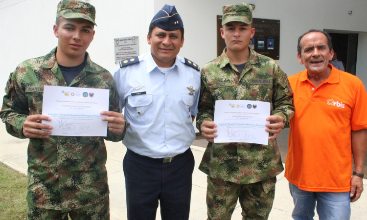 Soldados de la Fuerza Aérea Colombiana pintarán su futuro