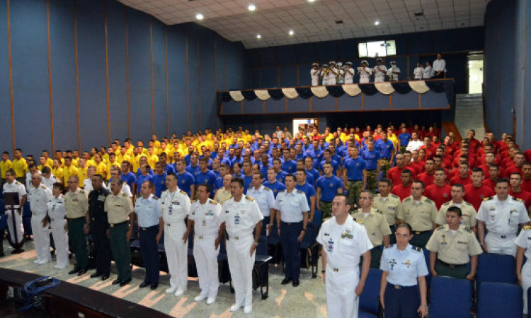 Défi opérationnel conjoint commence à l’École des cadets de la Marine “Amiral Padilla” 