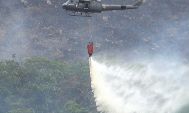 Fuerza Aérea combate incendios forestales en el Tolima  y Cundinamarca