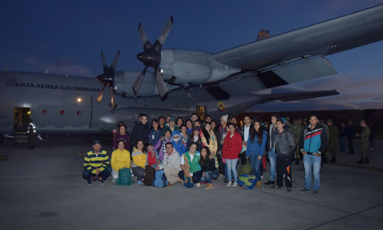 Fuerza Aérea Colombiana cumple sueño a niños y niñas del  Instituto Colombiano de Bienestar Familiar