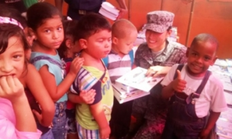 CACOM-3 Realiza entrega de kits escolares a niños del Concord en Malambo