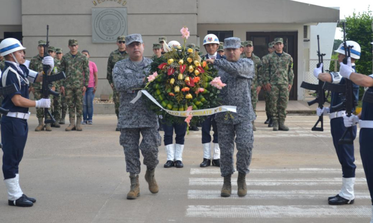 CACOM-6 realiza ofrenda floral por el "Día Nacional de los Derechos Humanos"